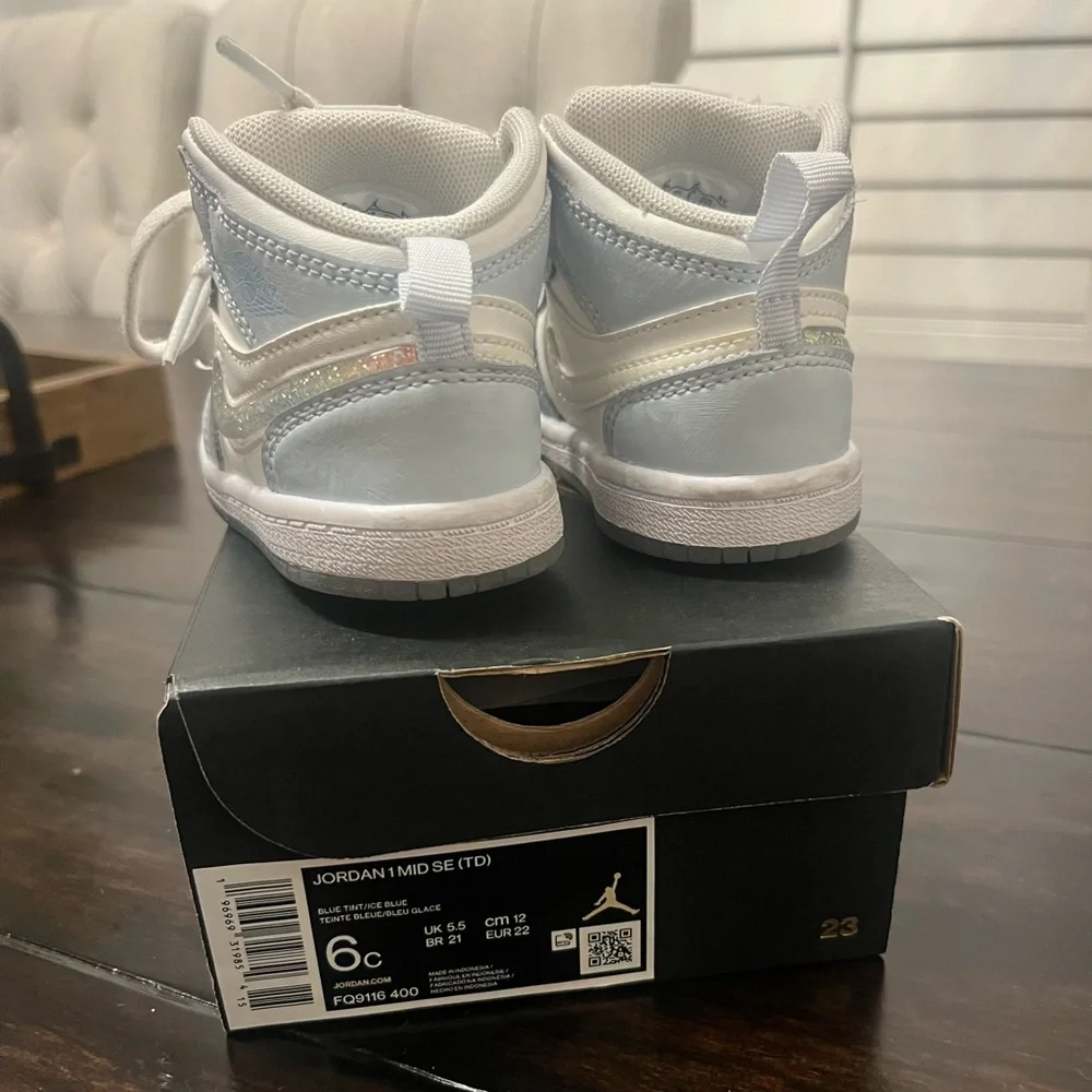 Jordan 1 MID SE (TD)